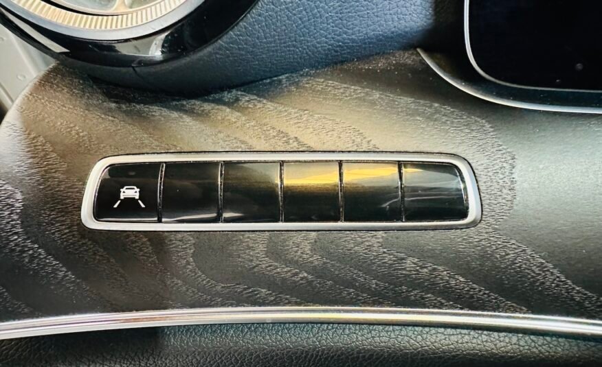 MERCEDES BENZ E220d COUPE
