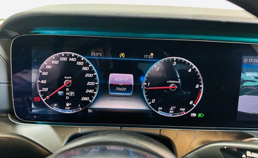 MERCEDES BENZ E220d COUPE