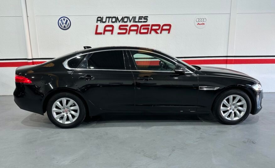JAGUAR XF PURE