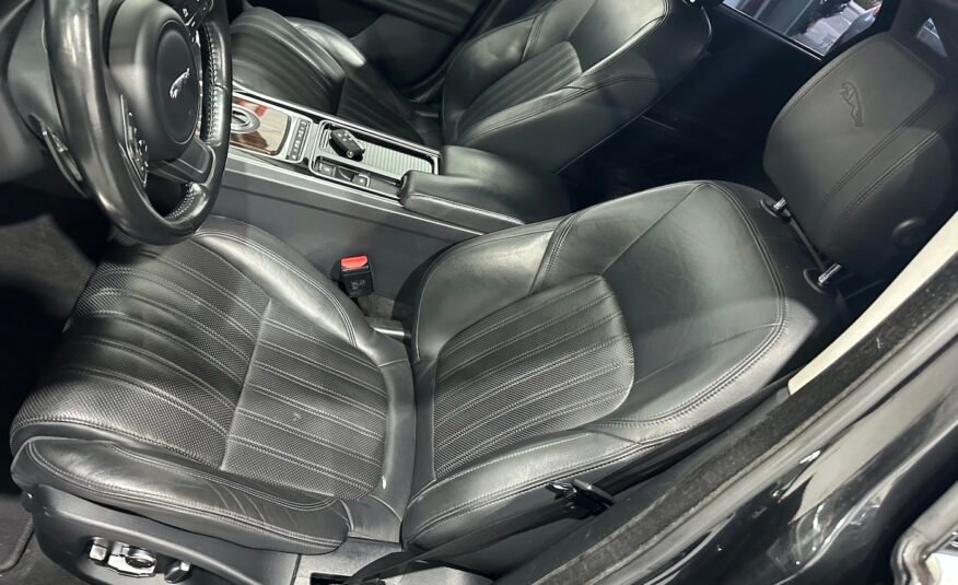 JAGUAR XF PURE